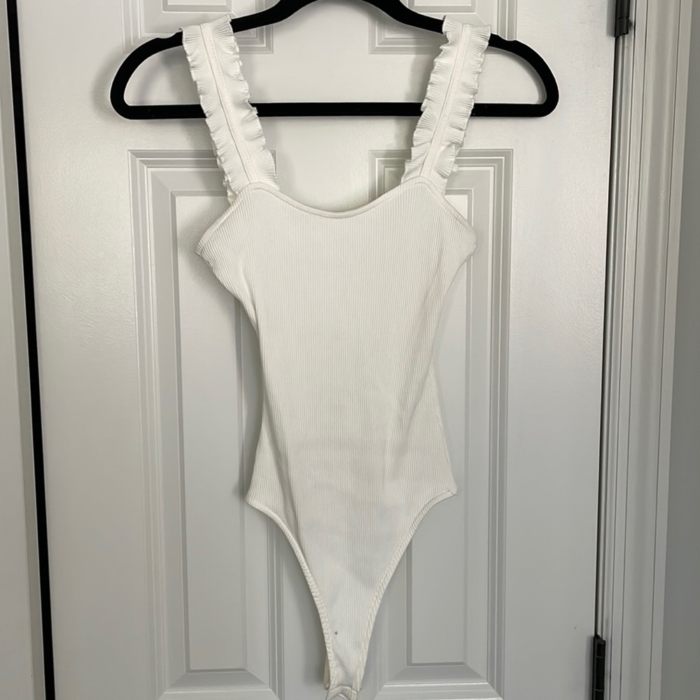 Wild Honey ribbed ruffle strap body suit; size medium